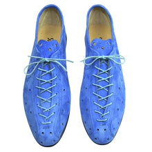 Load image into Gallery viewer, Walking shoes in light blue suede
