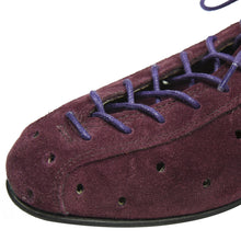 Load image into Gallery viewer, Walking shoes in plum suede