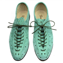 Load image into Gallery viewer, Walking shoes in green suede