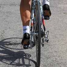 Load image into Gallery viewer, Rapid-release cleated shoes