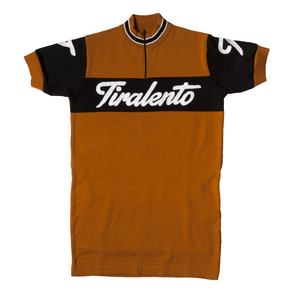 Tre Cime di Lavaredo jersey customised with Tiralento lettering