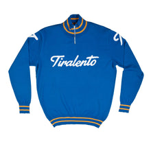 Load image into Gallery viewer, Freccia Vallone lightweight training jumper customised with Tiralento lettering
