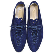 Load image into Gallery viewer, Walking shoes in blue suede
