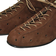 Load image into Gallery viewer, Walking shoes in tobacco suede
